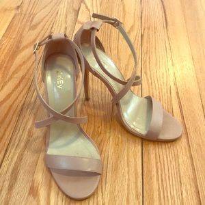 open toed strappy heels 🤩